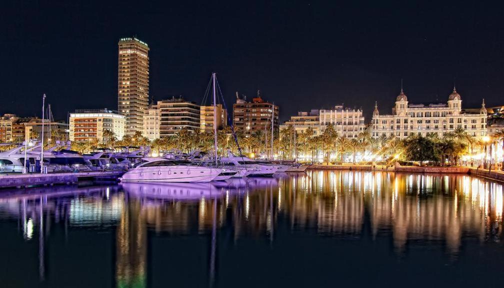 Very Lightful Apartment. Incredible Sea Views. Big Terrace, Swimming Pool. Ac. Very Close To Alicante City Center. Екстер'єр фото